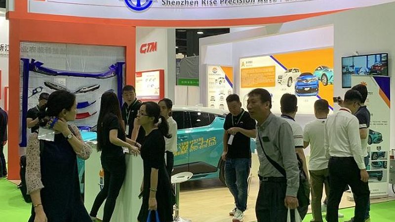 选择半合成机油还是全合成机油，主要取决于以下几个因素：